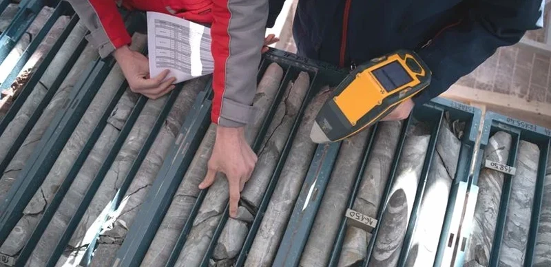 Limites d'Atterberg à Reims : Essai de Plasticité sur Sol Fins